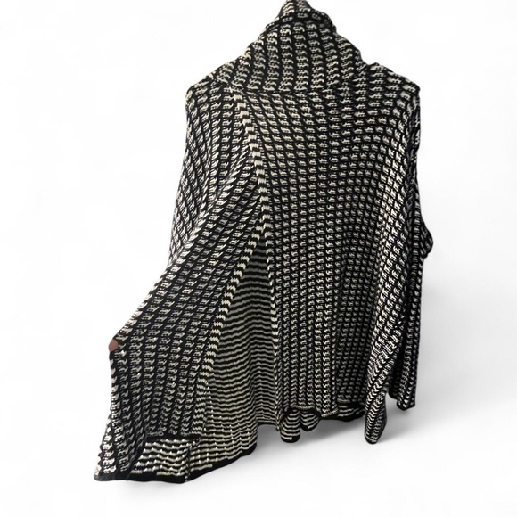 Elan Monochrome Cowl Neck Sweater - Picture 6 of 6